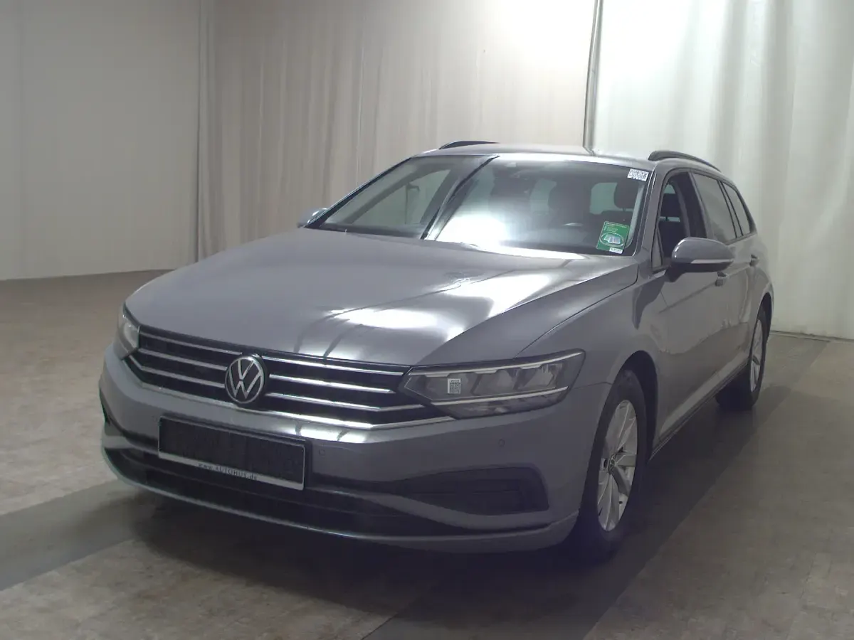Używany VW Passat 150 KM (110 kW) 2023 Szary Kombi