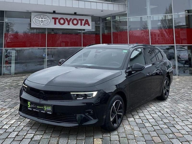 Gebraucht Opel Astra 131 PS (96 kW) 2025 Lackierung schwarz perla nera/ Kombi