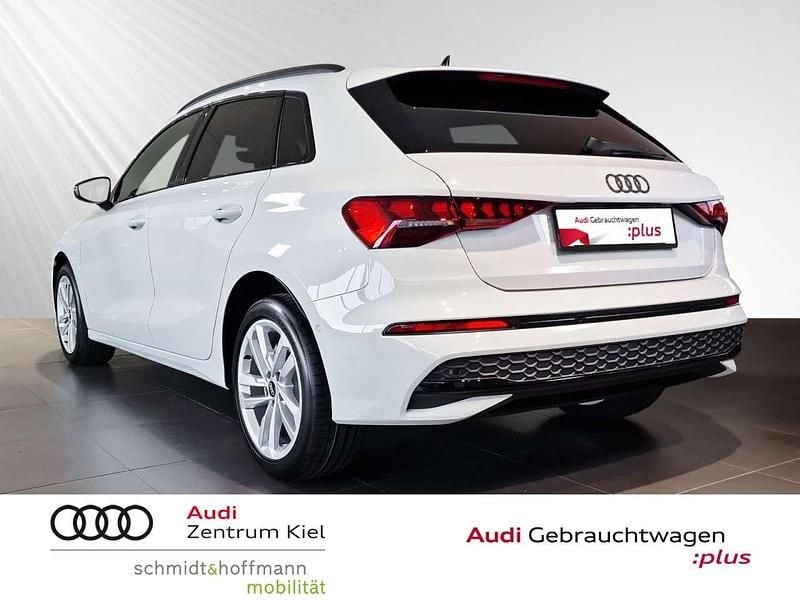 Nowe Audi A3 Advanced 116 KM (85 kW) 2026 Biały Sedan/Limuzyna