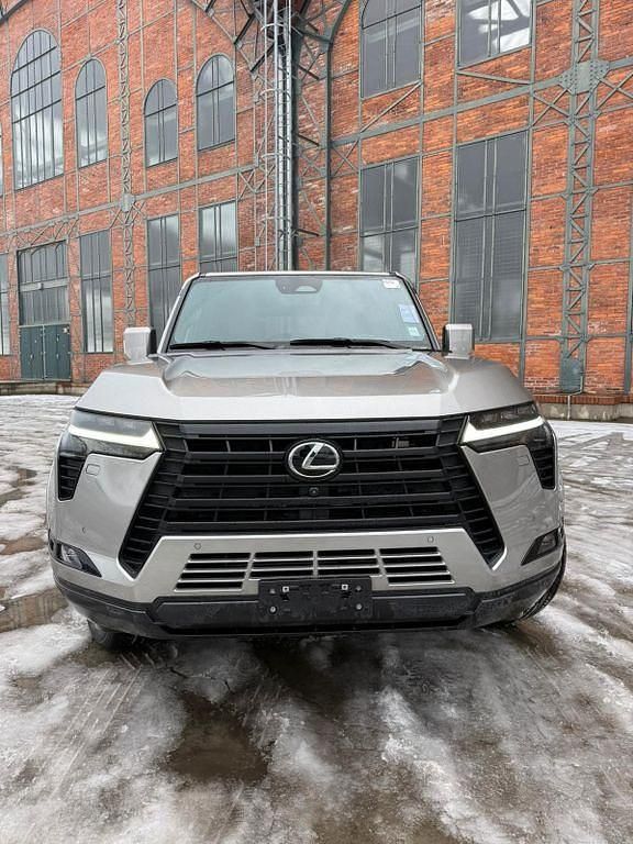 Gebraucht Lexus GX550 354 PS (260 kW) 2024 Silber SUV