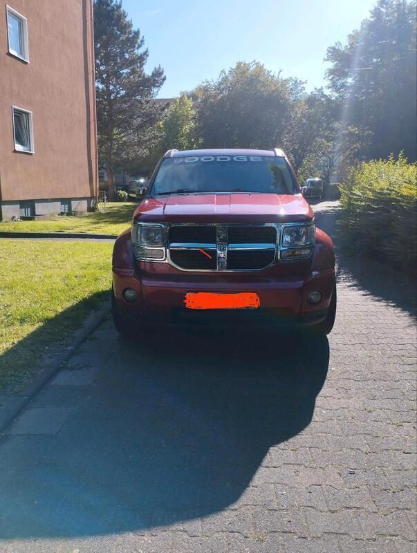 Andere außenfarben Gebraucht 2009 Dodge Nitro SXT SUV | 9.700 € (Etwas zu teuer) - Bild 1/4