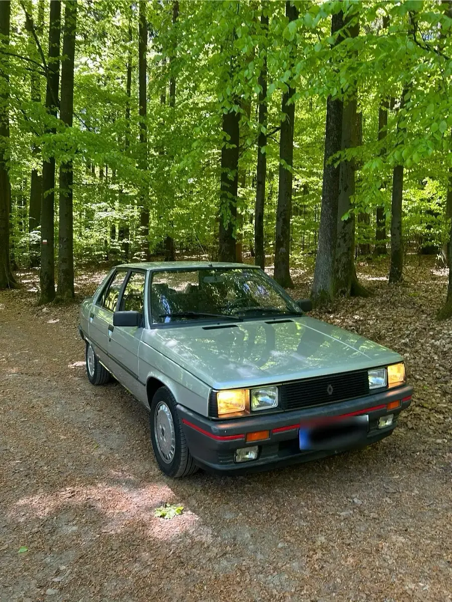 Second-hand Renault R9 73 CP (53 kW) 1986 Berlinǎ