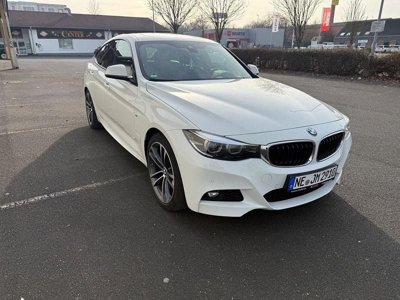 Gebraucht BMW 320 M Sport 190 PS (139 kW) 2017 Weiß Limousine