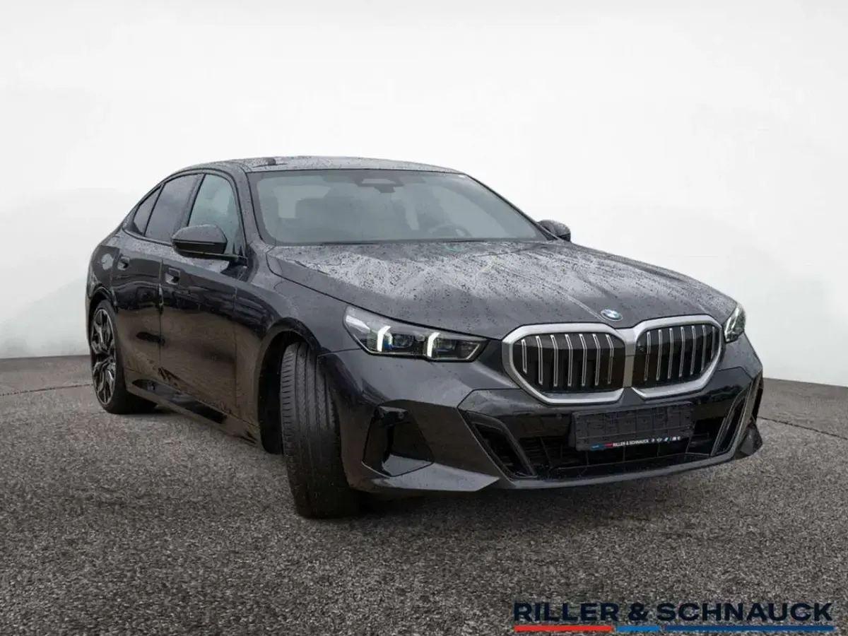 Gebraucht BMW 540 M Sport 286 PS (210 kW) 2025 Grau Limousine