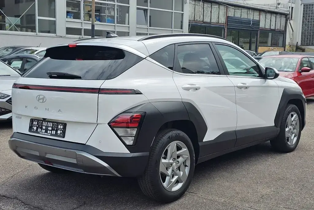 Gebraucht Hyundai Kona Edition 120 PS (88 kW) 2025 Weiß SUV