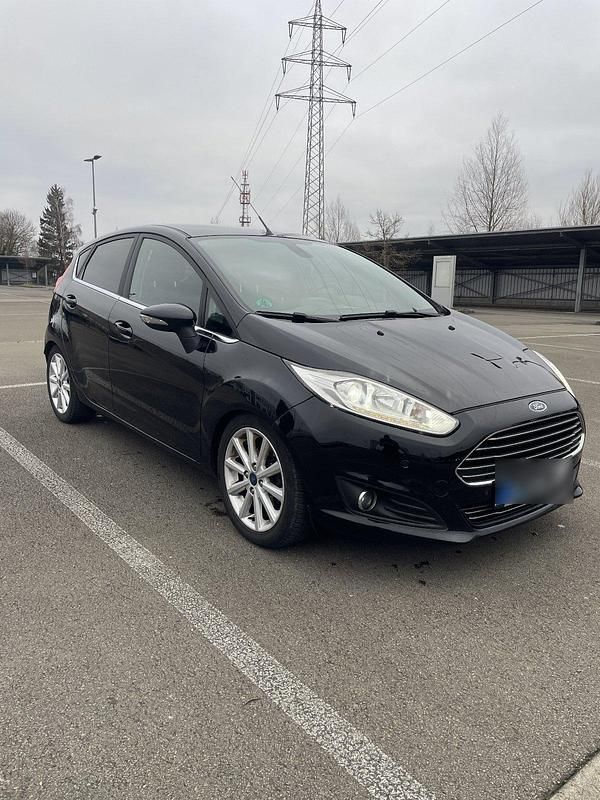 Schwarz Gebraucht 2016 Ford Fiesta Titanium Limousine | 8.700 € (Teuer) - Bild 1/4