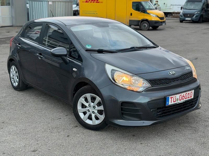 Gebraucht Kia Rio 84 PS (61 kW) 2015 Grau Limousine