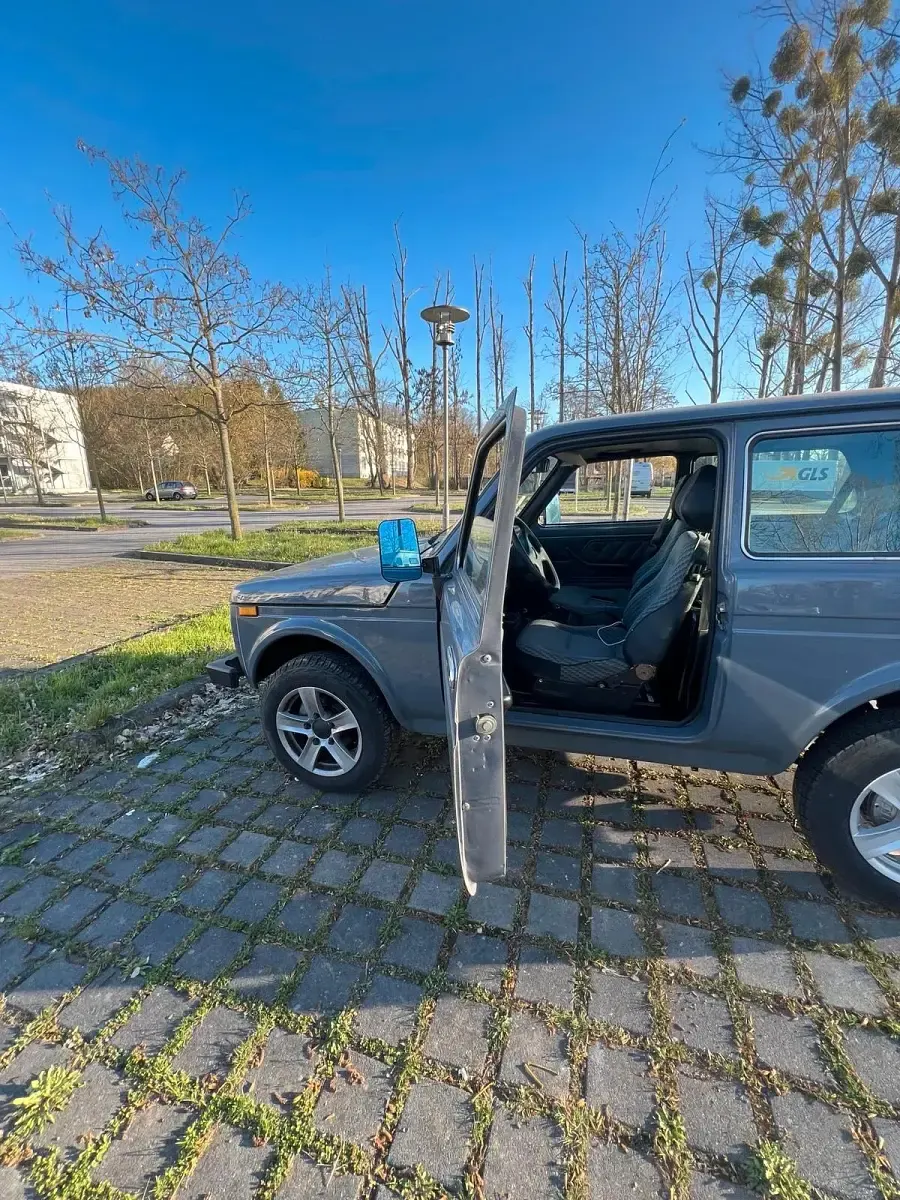 Second-hand Lada niva 82 CP (60 kW) 2007 Gri SUV