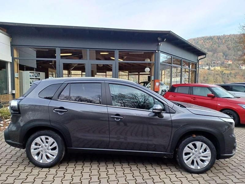 Neu Suzuki SX4 S-Cross Comfort 110 PS (80 kW) 2025 Titan gray met SUV