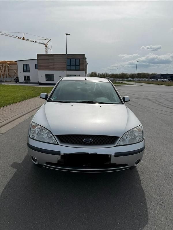 Gebraucht Ford Mondeo 110 PS (80 kW) 2001 Silber Limousine