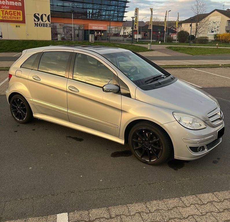 Gebraucht Mercedes B200 136 PS (100 kW) 2007 Silber Van / Kleinbus