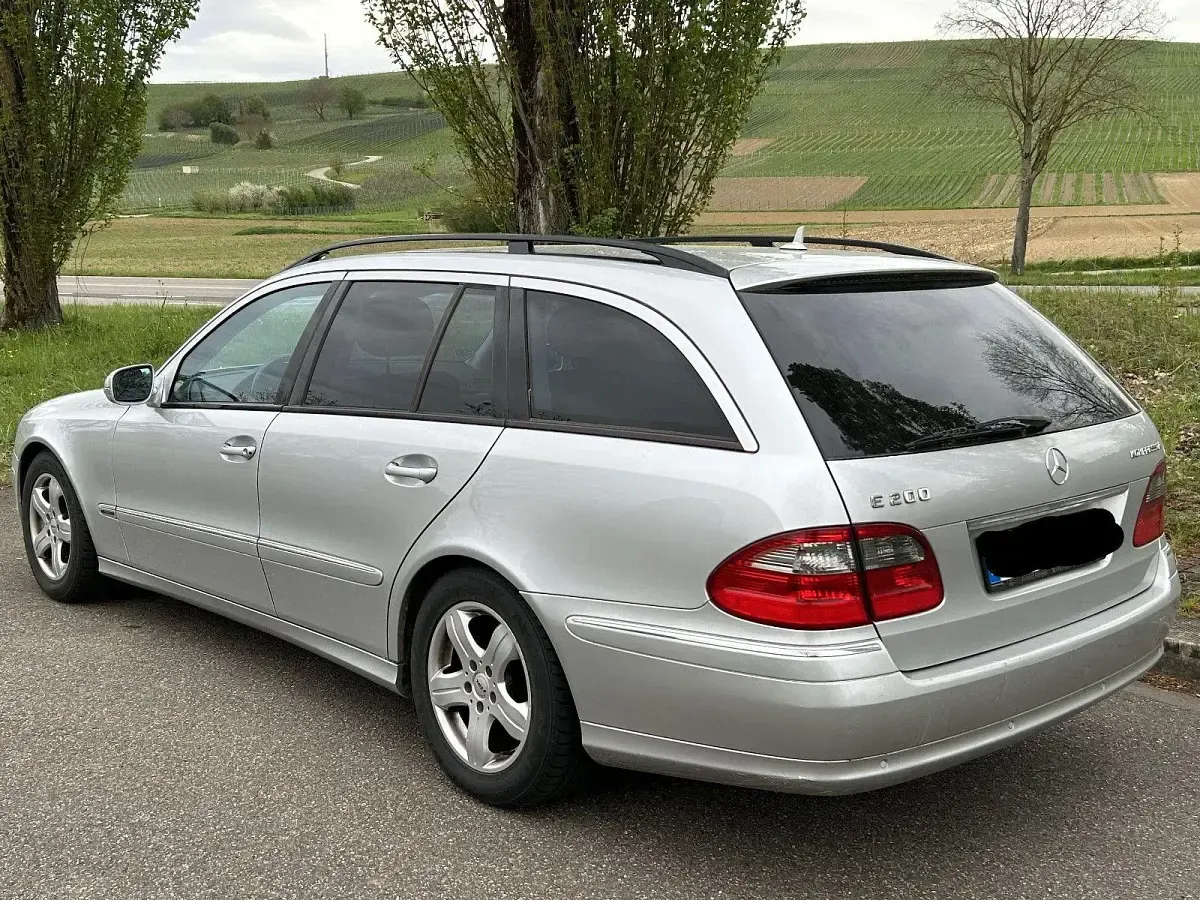 Gebraucht Mercedes E200 Avantgarde 184 PS (135 kW) 2008 Silber Kombi
