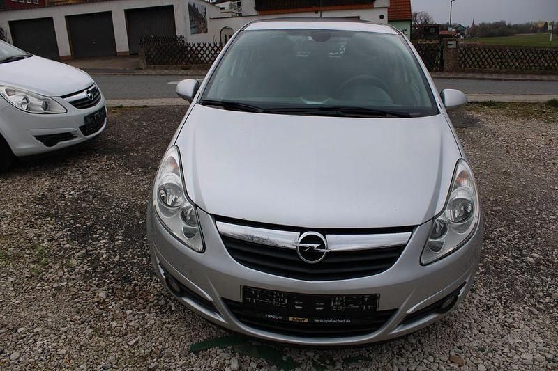 Gebraucht Opel Corsa Edition 90 PS (66 kW) 2009 Silber Kleinwagen