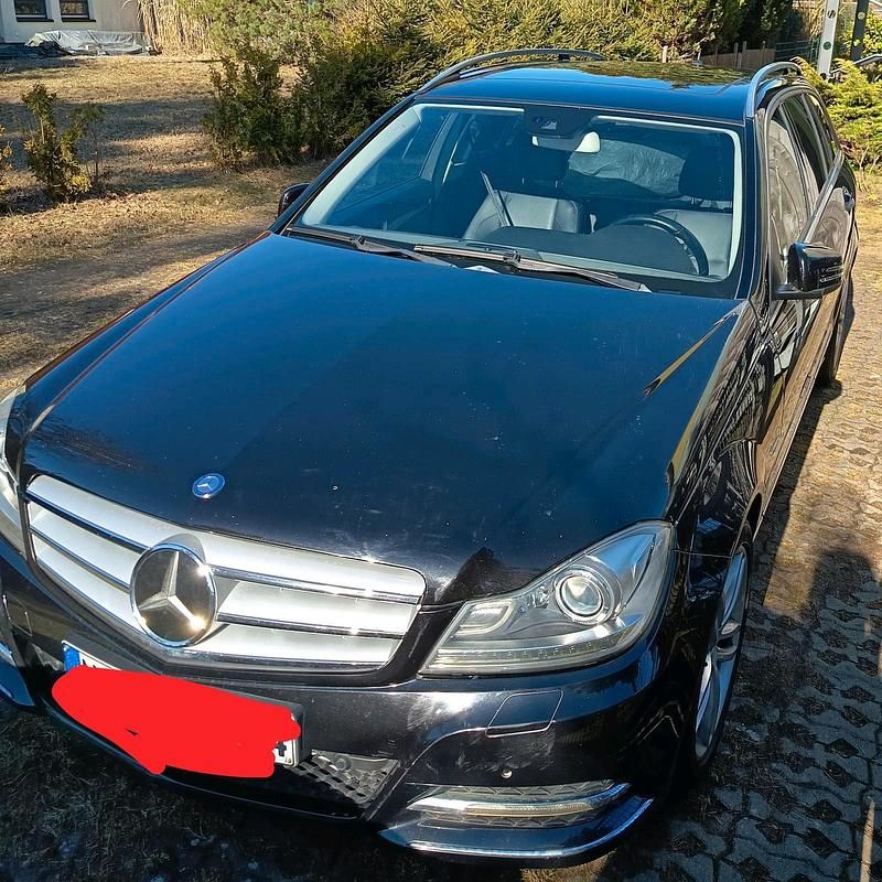 Gebraucht Mercedes C250 204 PS (150 kW) 2011 Schwarz Kombi