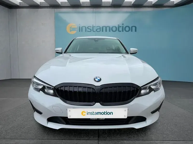 Gebraucht BMW 318 Advantage 156 PS (114 kW) 2021 Weiß Limousine