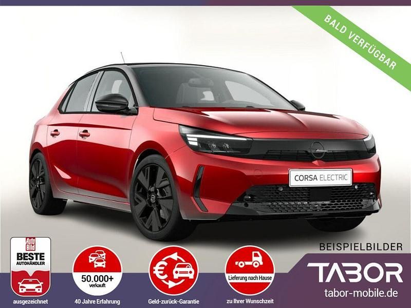 Rot (kiss rot metallic / dach schwarz) Neu 2025 Opel Corsa-e Kleinwagen | 23.688 € - Bild 1/4
