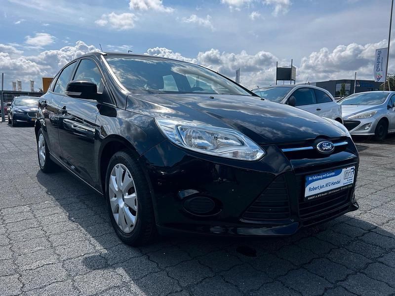 Schwarz Gebraucht 2013 Ford Focus S Limousine | 7.500 € (Fairer Preis) - Bild 1/4