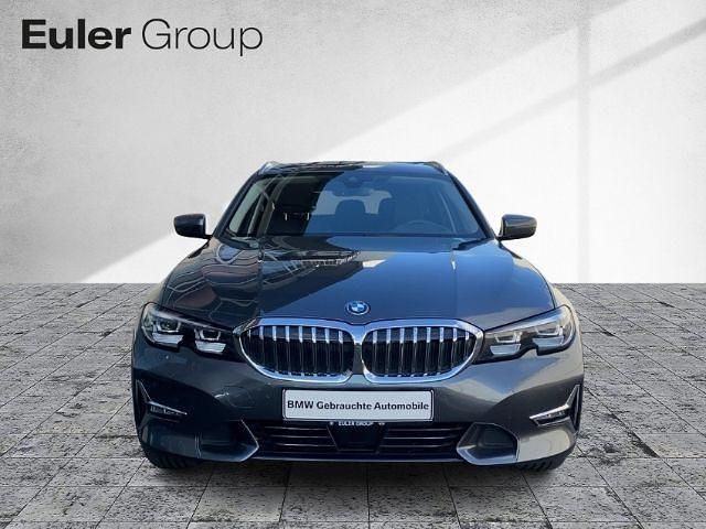 Gebraucht BMW 320e Sport Line 204 PS (150 kW) 2021 Grau Kombi