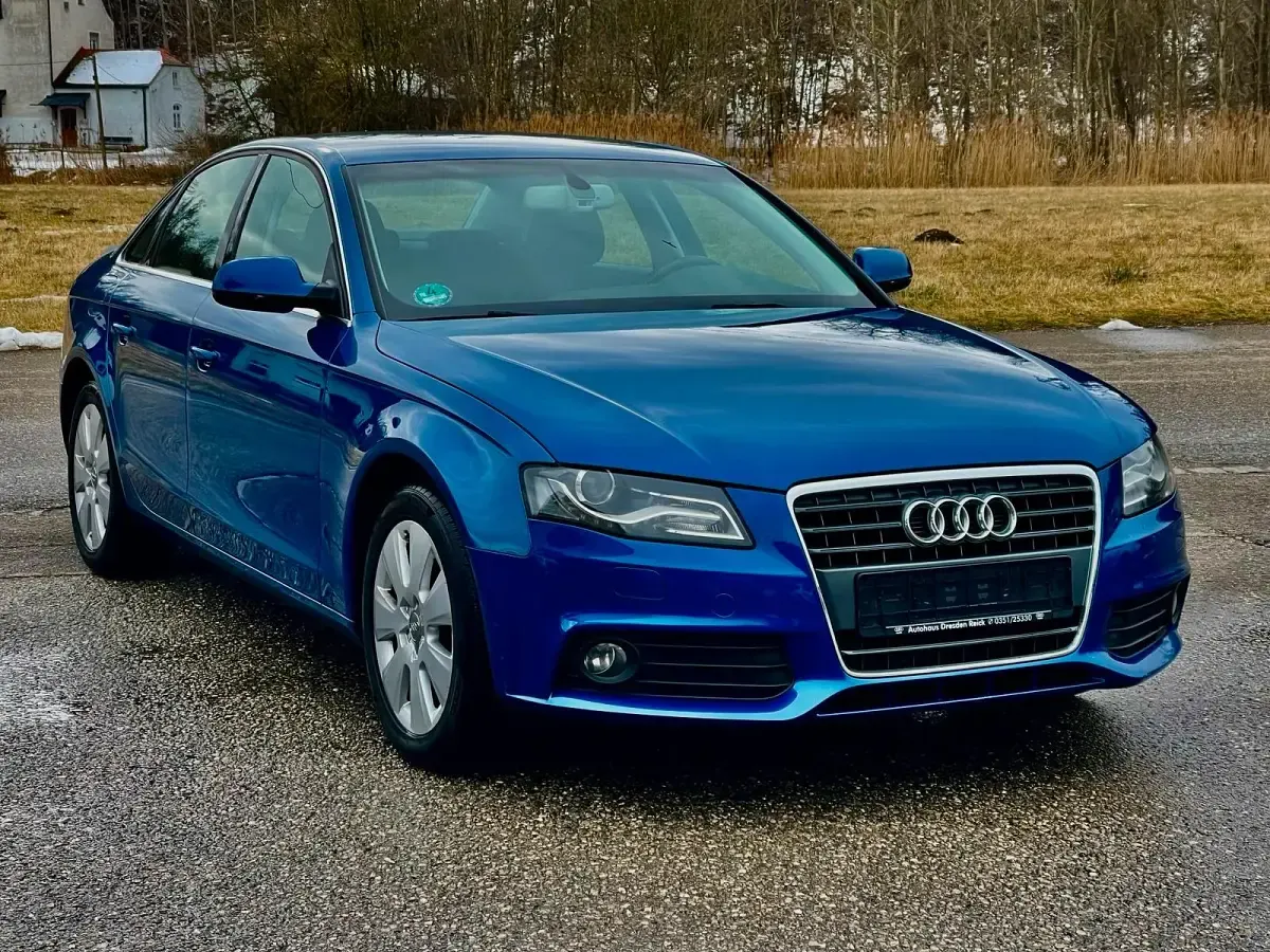 Używany Audi A4 Advanced 179 KM (131 kW) 2009 Niebieski Sedan/Limuzyna