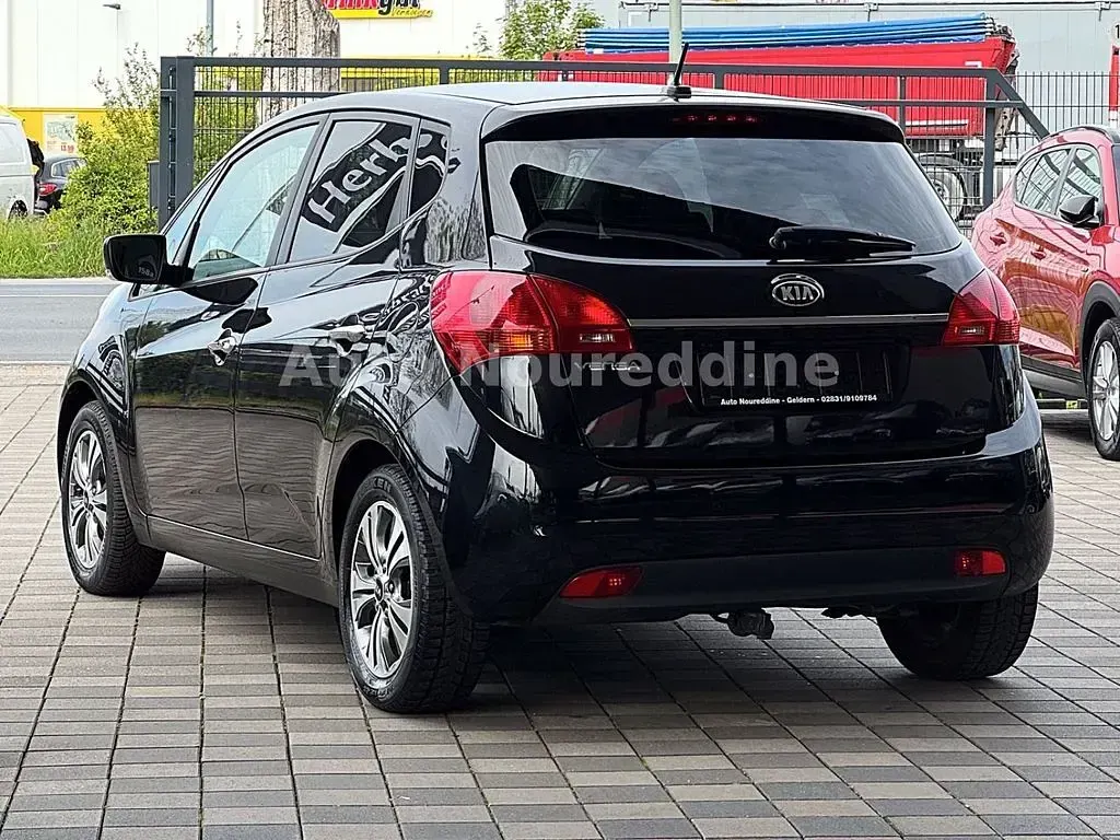 Gebraucht Kia Venga 90 PS (66 kW) 2016 Schwarz Kleinwagen