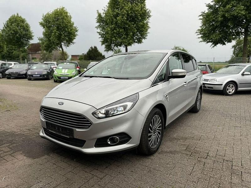 Silber Gebraucht 2019 Ford S-MAX Titanium Van / Kleinbus | 8.999 € (Teuer) - Bild 1/3