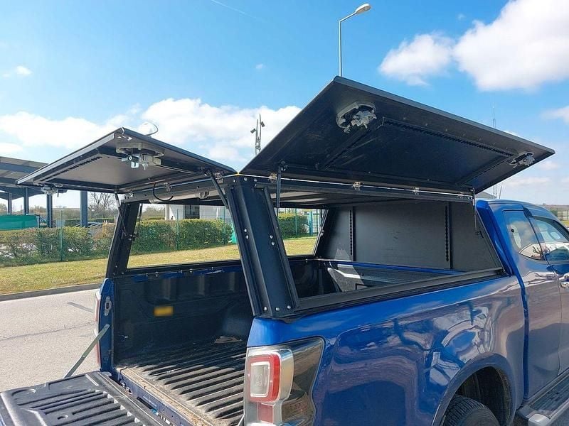 Gebraucht Isuzu D-Max 163 PS (119 kW) 2023 Blau Pickup