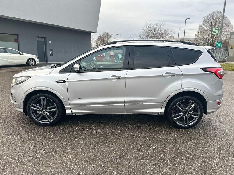 Gebraucht Ford Kuga ST-Line 175 PS (128 kW) 2018 Silber SUV