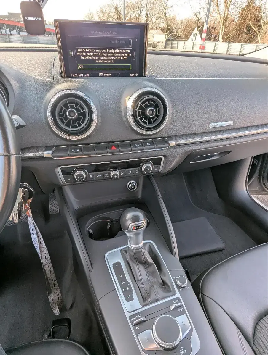 Gebraucht Audi A3 116 PS (85 kW) 2019 Grau Limousine