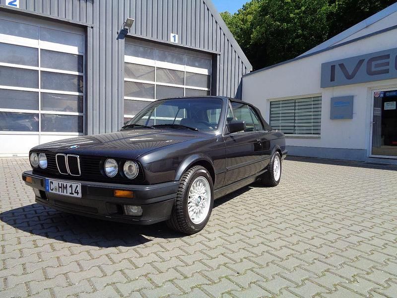 Schwarz Gebraucht 1991 BMW 318 Cabriolet Cabrio | 18.900 € - Bild 1/4