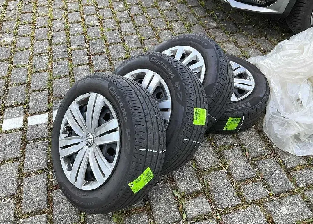 Gebraucht VW Touran Trendline 110 PS (80 kW) 2017 Silber Van / Kleinbus