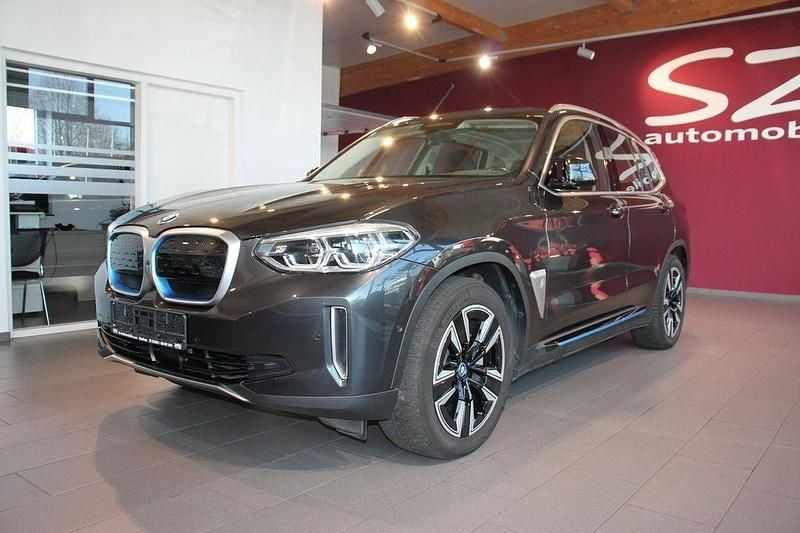 Gebraucht BMW iX3 Impressive 210 kW (286 PS) 2021 Sophistograu SUV