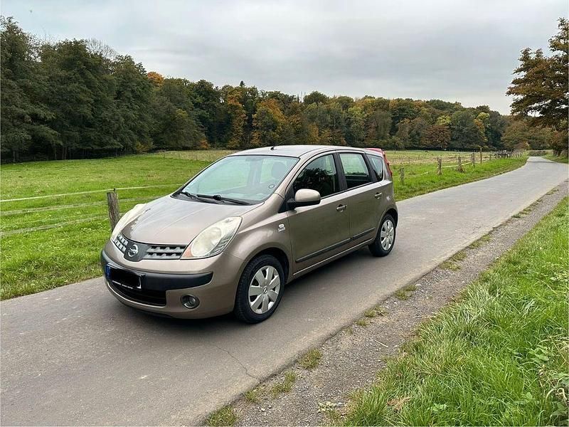 Beige Gebraucht 2006 Nissan Note Acenta Van / Kleinbus | 2.700 € (Fairer Preis) - Bild 1/4