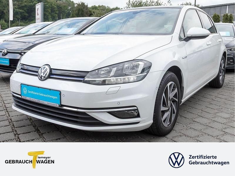 Weiß Gebraucht 2017 VW Golf VII Sound Limousine | 14.580 € (Guter Preis) - Bild 1/4
