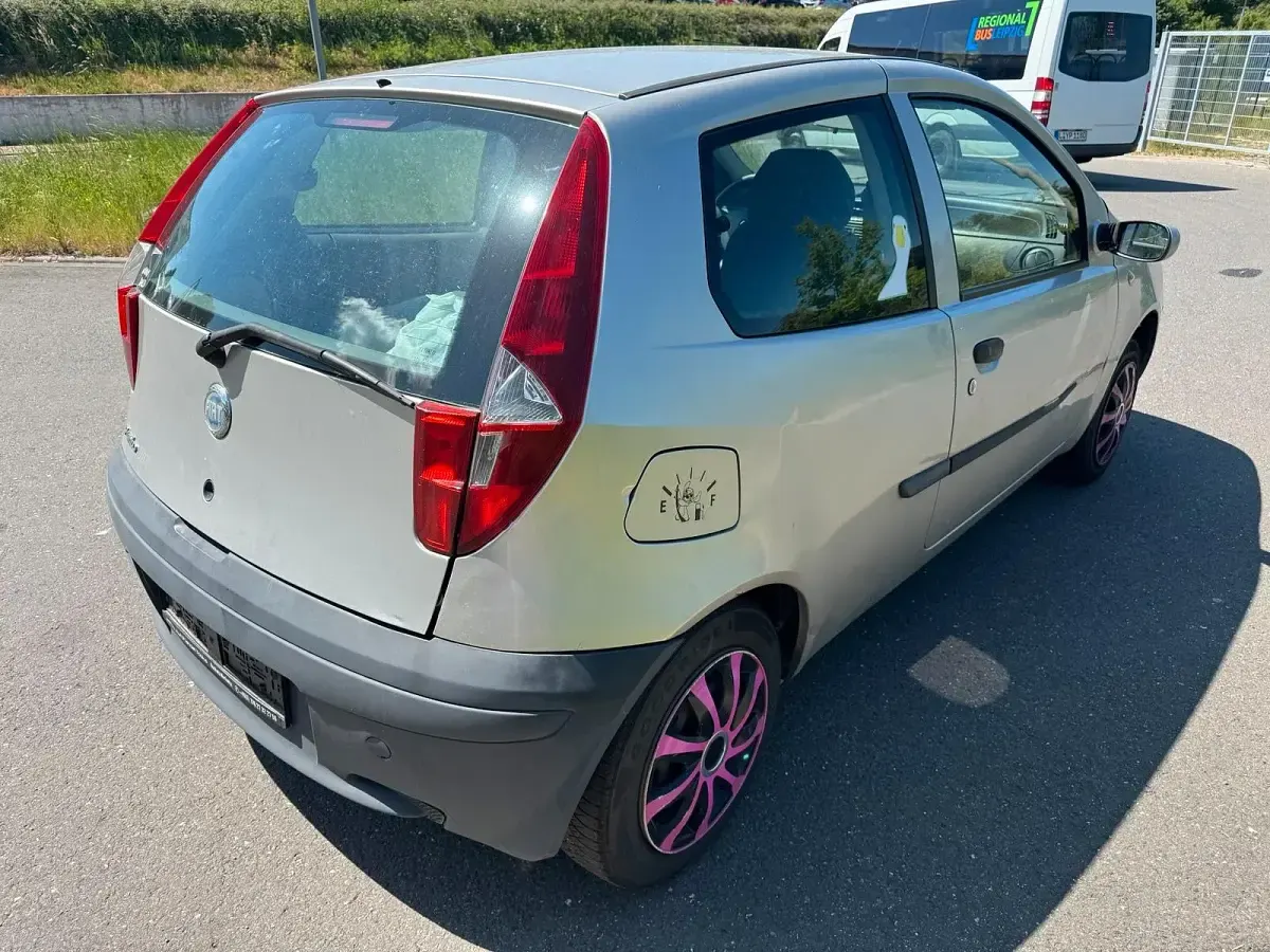 Usata Fiat Punto 60 CV (44 kW) 2004 Grigio Utilitaria