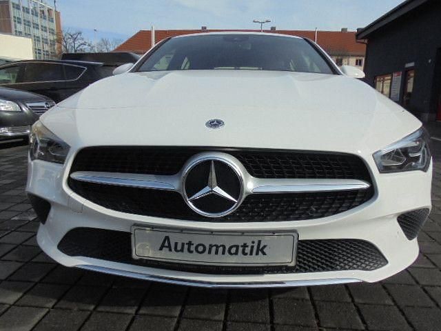 Gebraucht Mercedes CLA200 Shooting Brake Progressive 163 PS (119 kW) 2022 Weiß Kombi