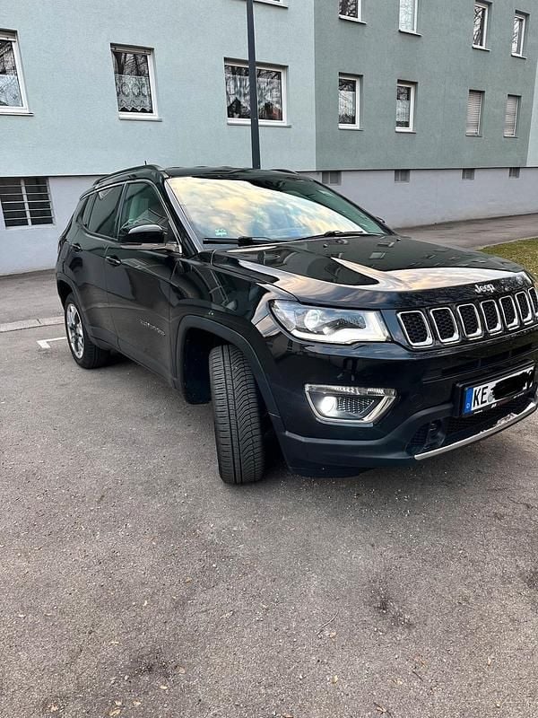 Gebraucht Jeep Compass Limited 140 PS (102 kW) 2019 Schwarz SUV