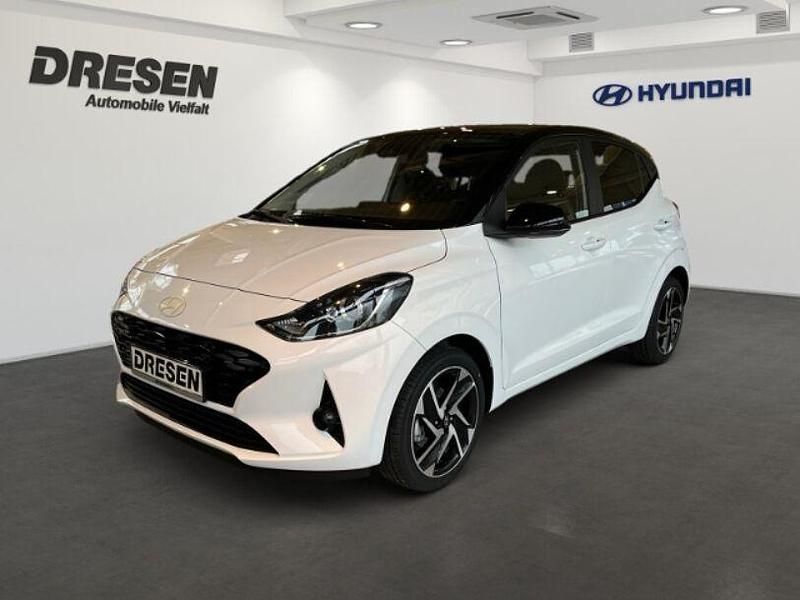 Atlas white/ phantom black / s Gebraucht 2024 Hyundai i10 Prime Kleinwagen | 18.890 € (Fairer Preis) - Bild 1/4
