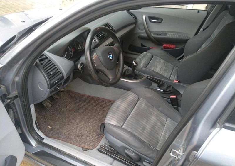 Gebraucht BMW 118 122 PS (89 kW) 2005 Grau Kleinwagen