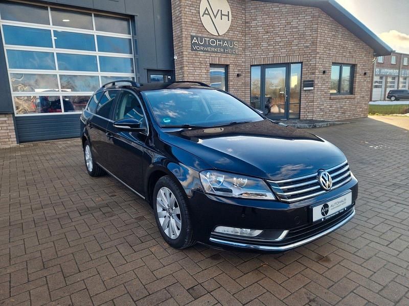 Schwarz Gebraucht 2014 VW Passat Comfortline Kombi | 11.290 € (Fairer Preis) - Bild 1/4