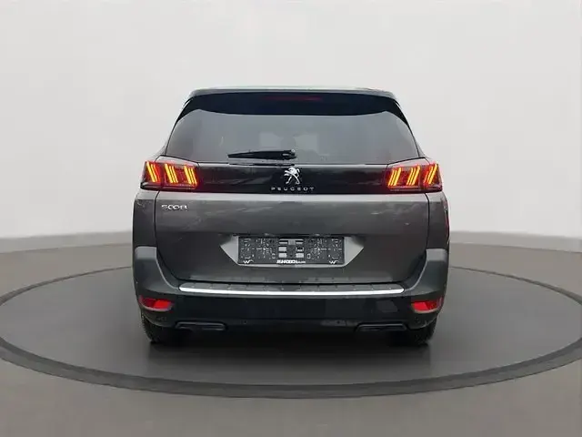 Gebraucht Peugeot 5008 Allure 136 PS (100 kW) 2024 Lackierung platiniumgrau/meta (metallic) SUV