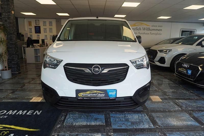 Używany Opel Combo Selection 102 KM (75 kW) 2020 Biały Minivan