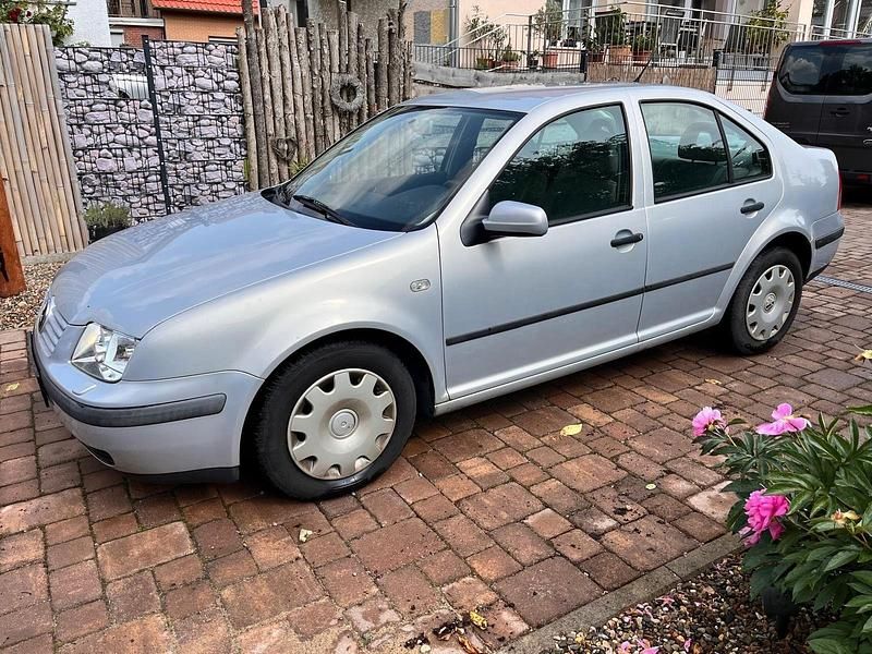 Gebraucht VW Bora Basis 105 PS (77 kW) 2000 Silber Limousine