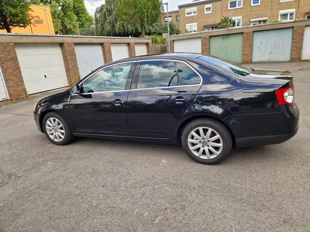 Gebraucht VW Jetta Comfortline 116 PS (85 kW) 2006 Schwarz Limousine