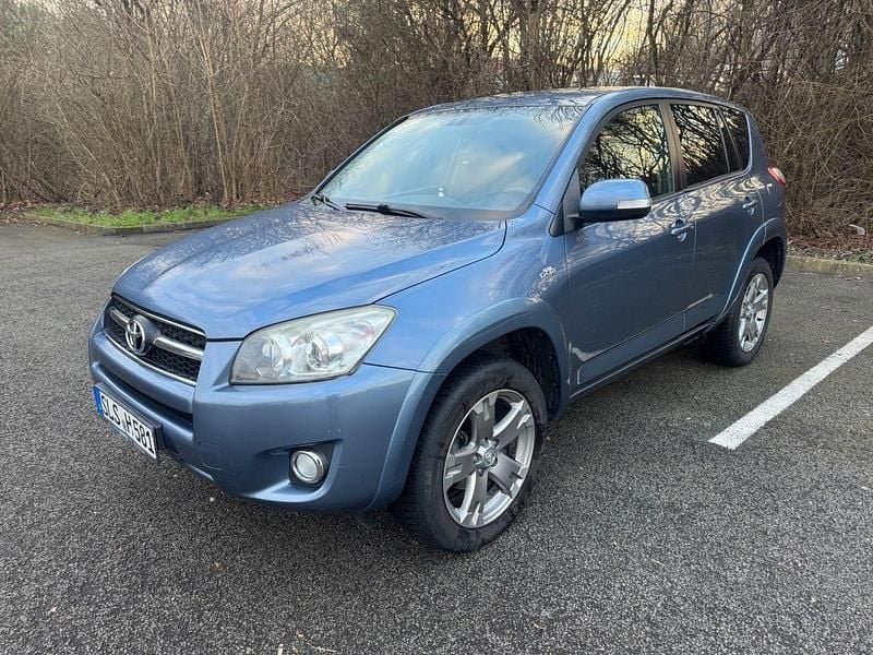 Blau Gebraucht 2009 Toyota RAV4 Executive SUV | 9.900 € (Etwas zu teuer) - Bild 1/4
