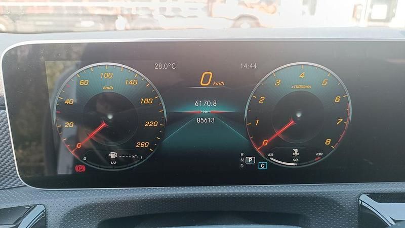 Weiß Gebraucht 2019 Mercedes A220 Progressive Limousine | 20.500 € (Guter Preis) - Bild 1/4