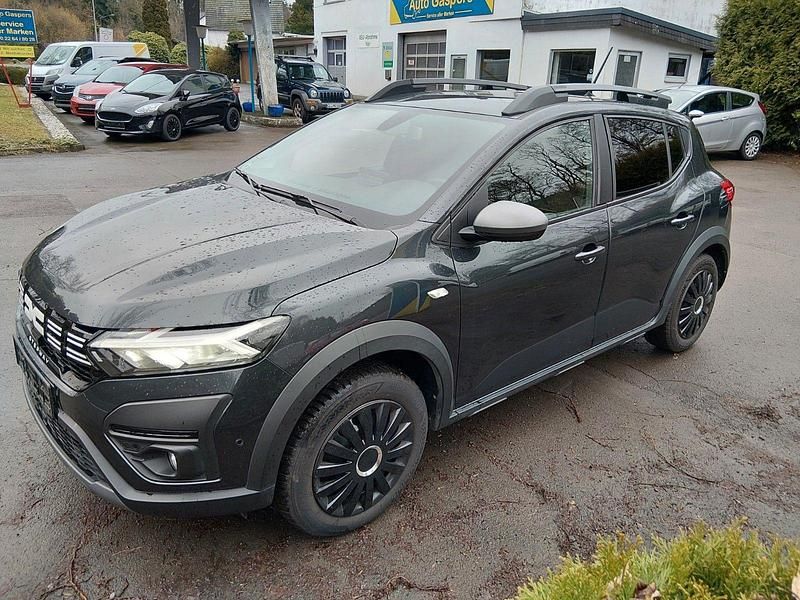 Gebraucht Dacia Sandero Expression 91 PS (66 kW) 2023 Grau Kleinwagen