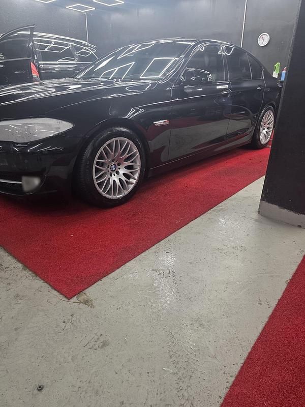 Gebraucht BMW 530 204 PS (150 kW) 2010 Schwarz Limousine