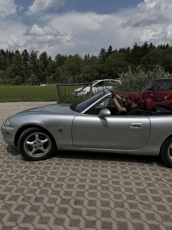 Gebraucht Mazda MX5 110 PS (80 kW) 1999 Silber Cabrio