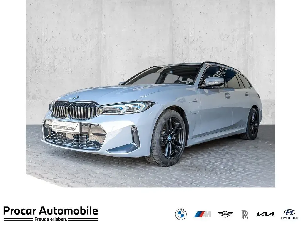 Gebraucht BMW 330e M Sport 292 PS (214 kW) 2024 Kombi