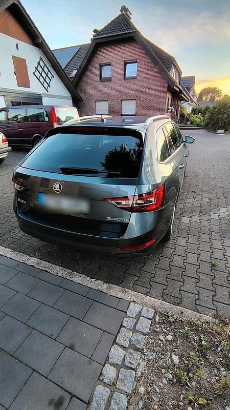 Gebraucht Skoda Superb 190 PS (139 kW) 2017 Grau Kombi